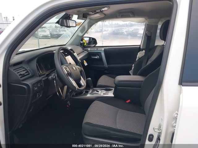 Toyota 4RUNNER SR5 2023 JTEEU5JR5P5289115 Image 5