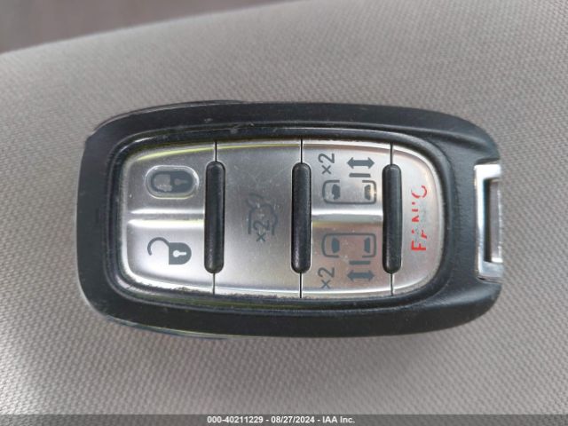 2C4RC1DG1HR610132 Chrysler Pacifica Touring
