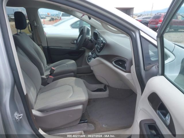 2C4RC1DG1HR610132 Chrysler Pacifica Touring
