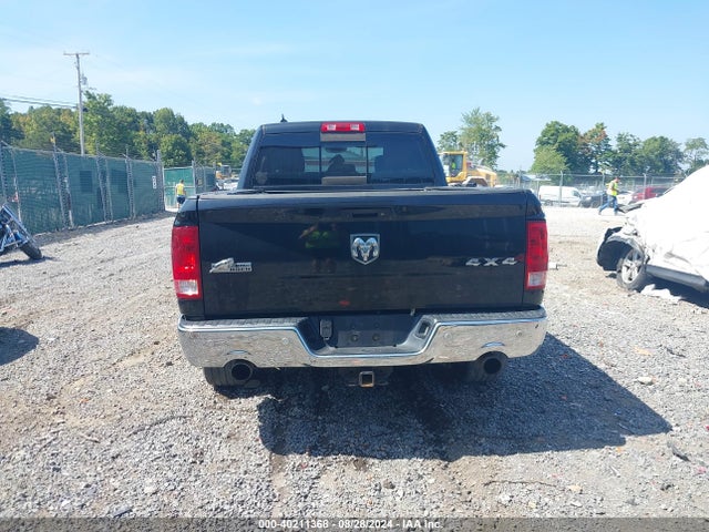 1C6RR7GT9JS155620 RAM 1500 Big Horn Quad Cab 4x4 6'4 Box