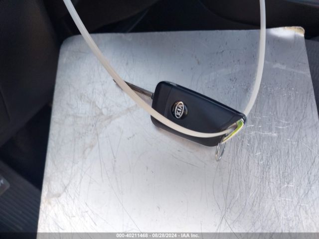 KNDPMCAC7H7079165 KIA Sportage Lx