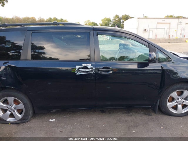 Toyota Sienna Le 8 Passenger 2017 5TDKZ3DC6HS867058 Image 13