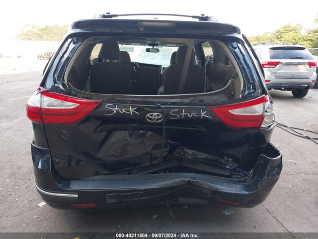 Toyota Sienna Le 8 Passenger 2017 5TDKZ3DC6HS867058 Image 16