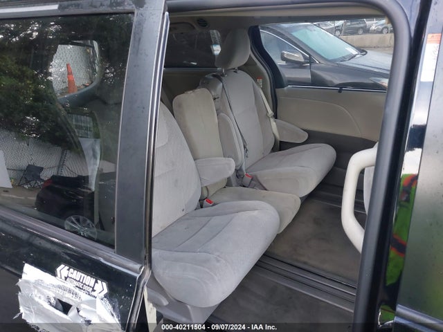 Toyota Sienna Le 8 Passenger 2017 5TDKZ3DC6HS867058 Image 8