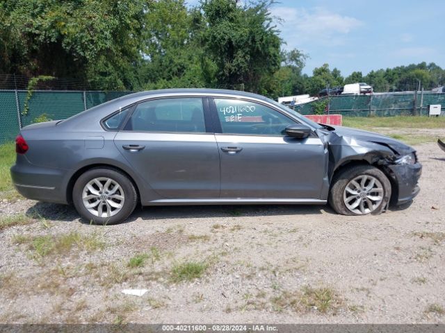 1VWAA7A38JC026300 Volkswagen Passat 2.0t R-line/2.0t S