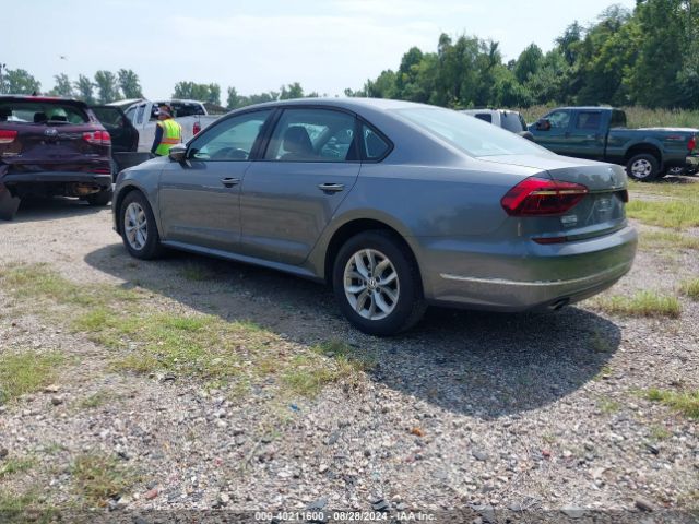 1VWAA7A38JC026300 Volkswagen Passat 2.0t R-line/2.0t S