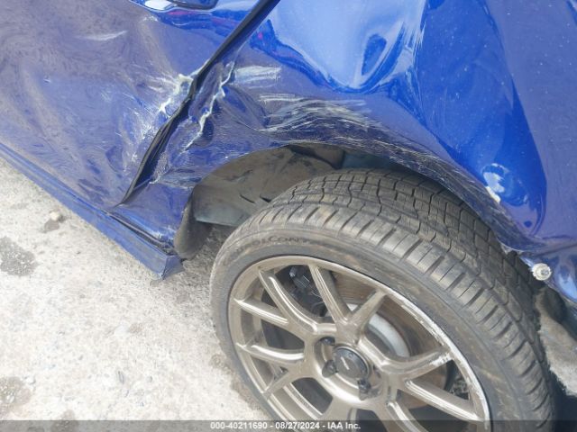 WVWUF7AU8GW189496 Volkswagen Golf R 4-door