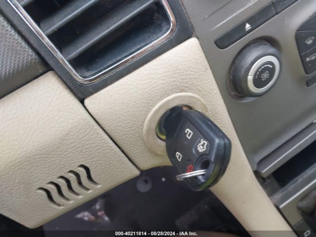 1FAHP2D83JG142142 Ford TAURUS SE