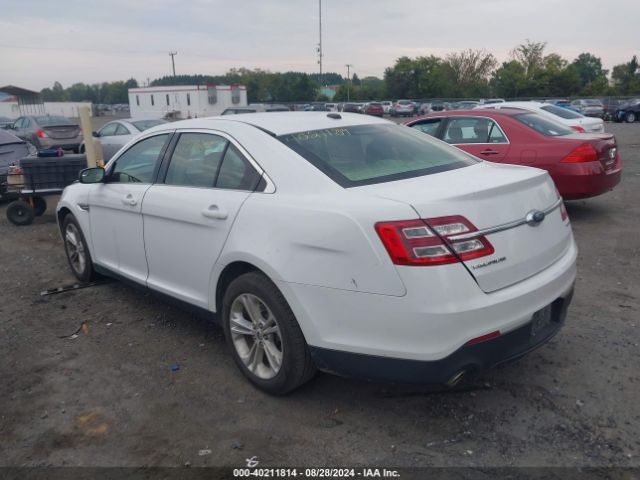 1FAHP2D83JG142142 Ford TAURUS SE