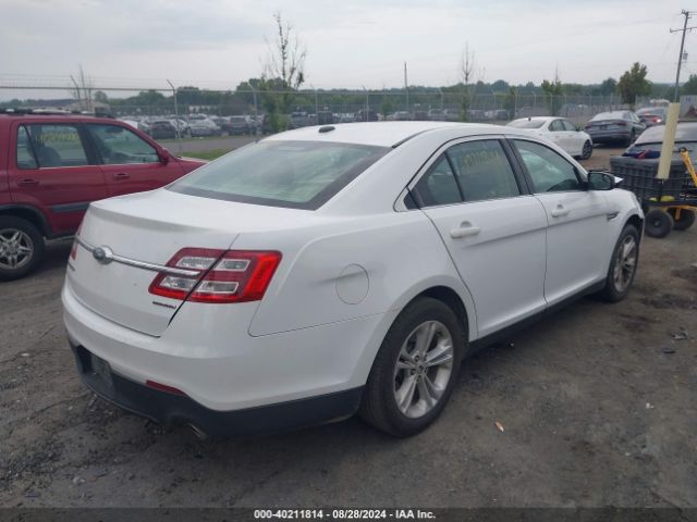 1FAHP2D83JG142142 Ford TAURUS SE
