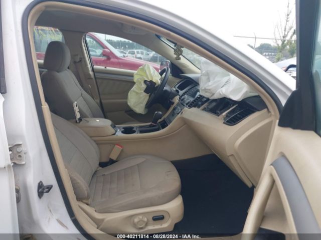 1FAHP2D83JG142142 Ford TAURUS SE