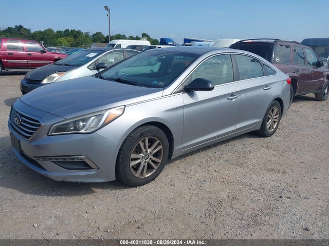Hyundai SONATA SE 2015 5NPE24AF3FH122499 Image 2