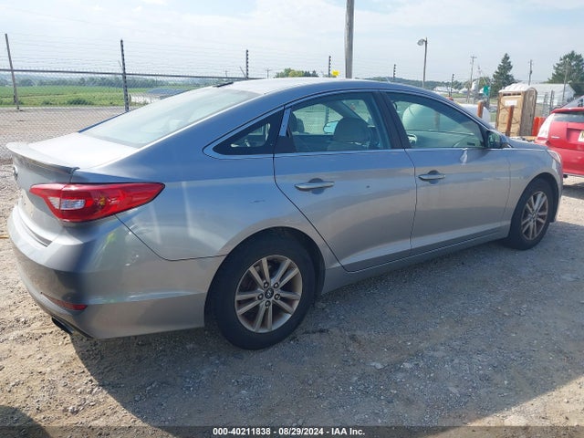 Hyundai SONATA SE 2015 5NPE24AF3FH122499 Image 4