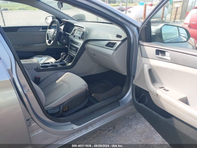 Hyundai SONATA SE 2015 5NPE24AF3FH122499 Image 5