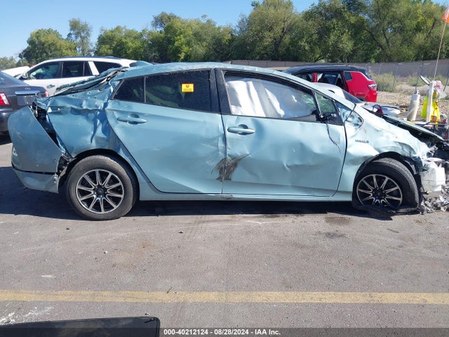 Toyota Prius Three 2018 JTDKARFU7J3057283 Image 13