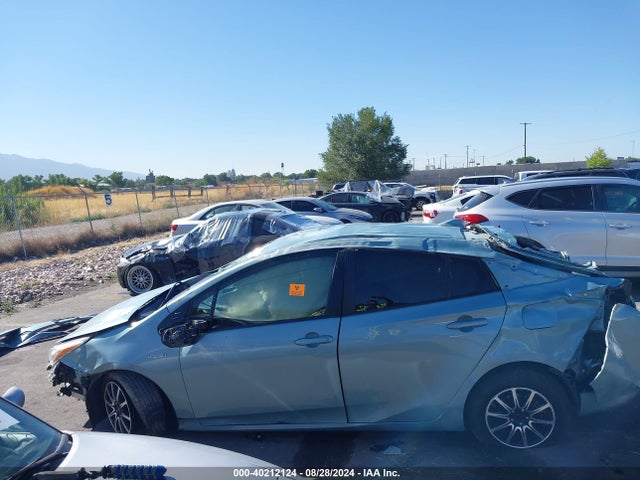 Toyota Prius Three 2018 JTDKARFU7J3057283 Image 14