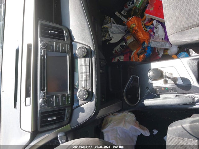 Toyota Rav4 Xle 2016 JTMWFREV0GJ095598 Image 11