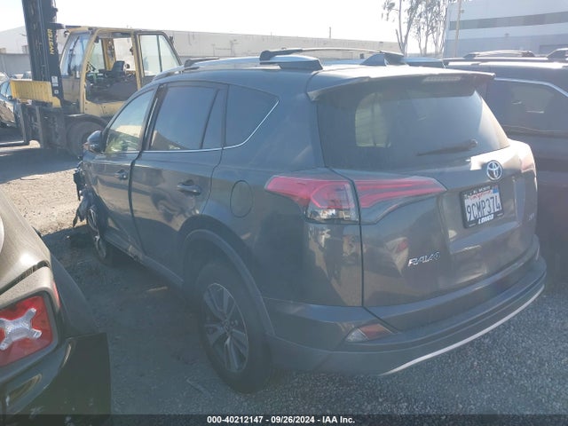 Toyota Rav4 Xle 2016 JTMWFREV0GJ095598 Image 3