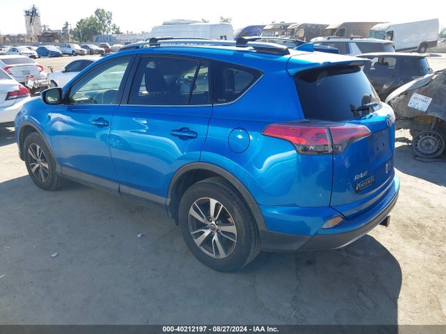 Toyota Rav4 Xle 2018 JTMRFREVXJJ229473 Image 3