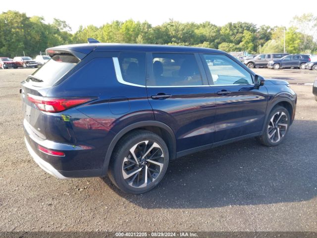 2022 MITSUBISHI OUTLANDER JA4J4UA89NZ011984 Photo 3