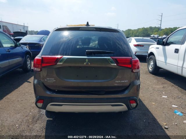 JA4AD2A31KZ052341 Mitsubishi Outlander Es