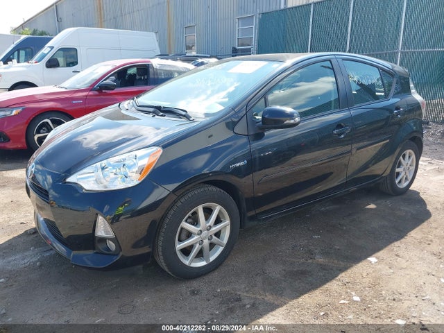 Toyota Prius C Four 2014 JTDKDTB3XE1573981 Image 2