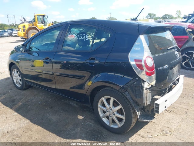 Toyota Prius C Four 2014 JTDKDTB3XE1573981 Image 3