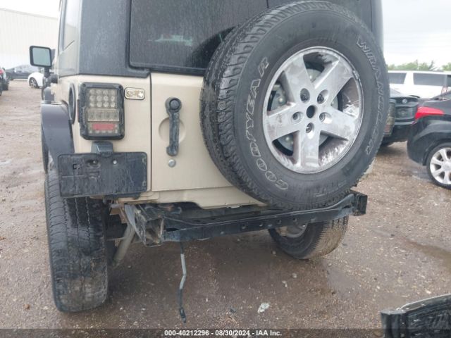 1C4BJWDG6GL290625 Jeep Wrangler Unlimited Sport