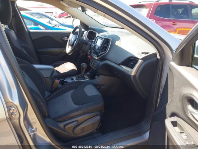 1C4PJMAB7EW286825 Jeep Cherokee Sport