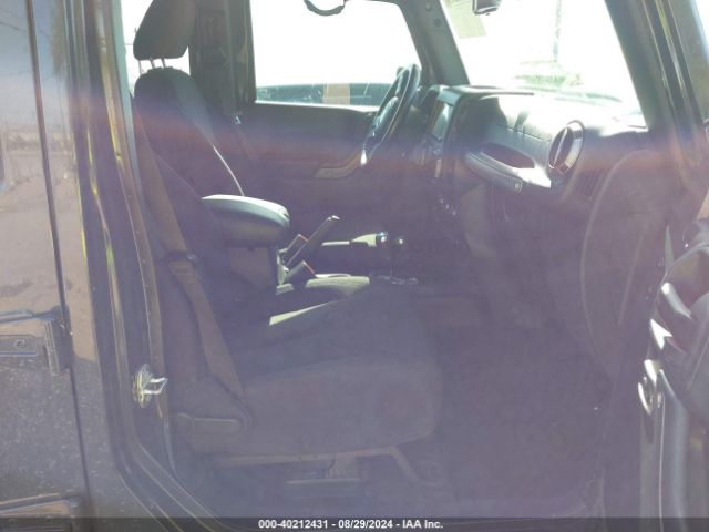 1C4BJWDG8GL270554 Jeep Wrangler Unlimited Sport