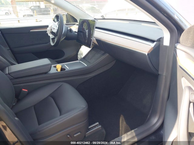 2024 TESLA MODEL Y 7SAYGDED5RF154108 Photo 4