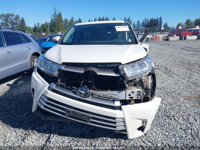 Toyota Highlander Xle 2018 5TDJZRFH4JS804439 Image 12
