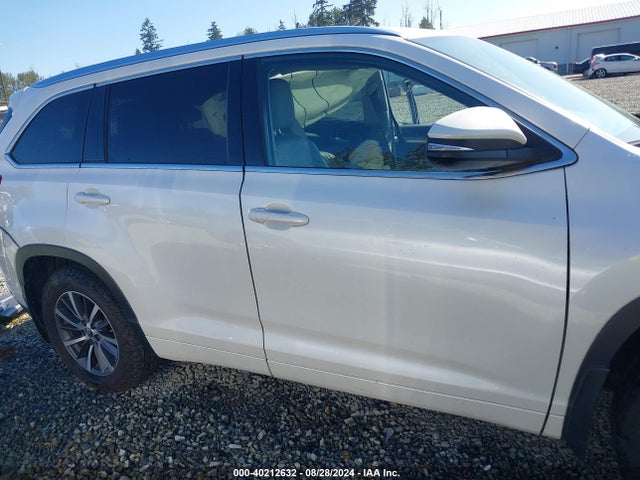 Toyota Highlander Xle 2018 5TDJZRFH4JS804439 Image 13
