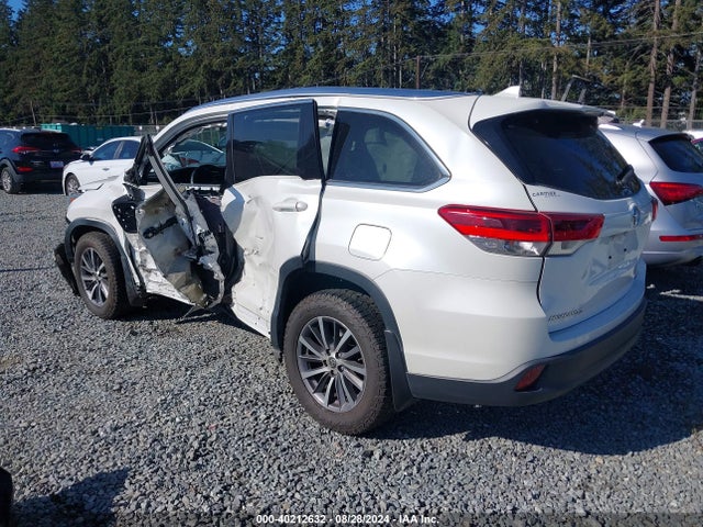 Toyota Highlander Xle 2018 5TDJZRFH4JS804439 Image 3