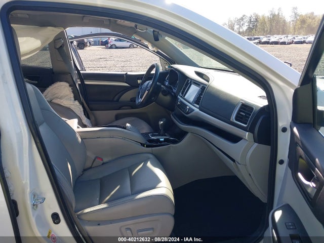 Toyota Highlander Xle 2018 5TDJZRFH4JS804439 Image 5