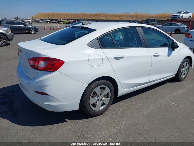 40212901 :رقم المزاد ، 1G1BC5SM8H7208314 vin ، 2017 Chevrolet Cruze Ls Auto مزاد بيع