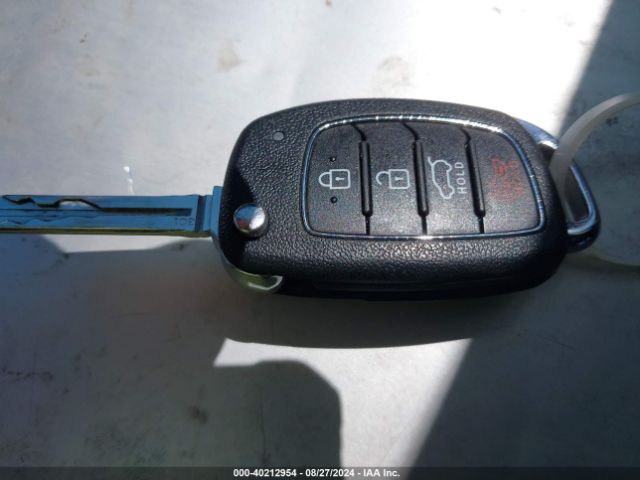 KM8J33A49JU817102 Hyundai TUCSON SEL