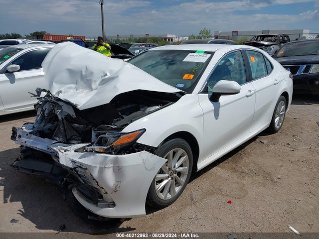 Toyota CAMRY LE 2021 4T1C11AK8MU464826 Image 2