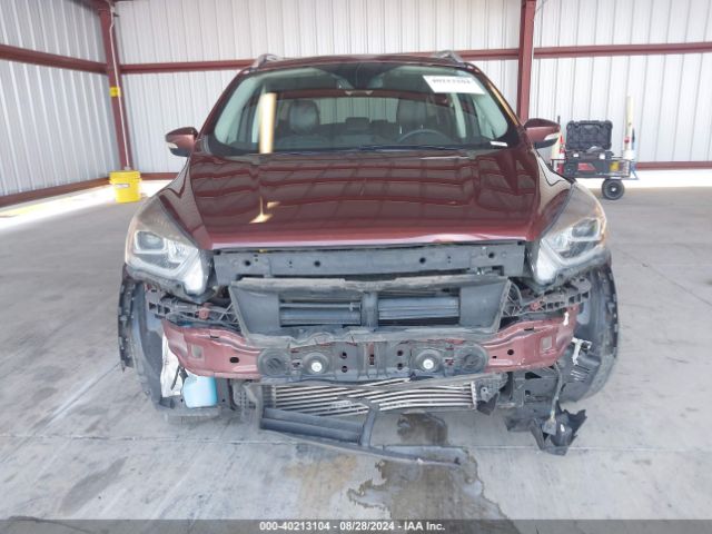 1FMCU9J9XJUB61366 Ford Escape Titanium