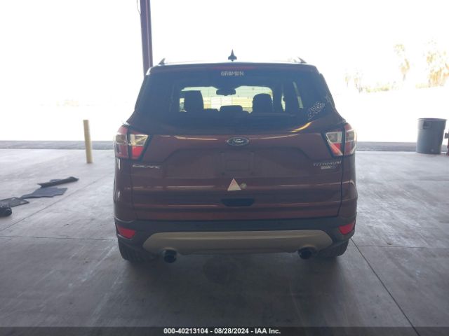 1FMCU9J9XJUB61366 Ford Escape Titanium