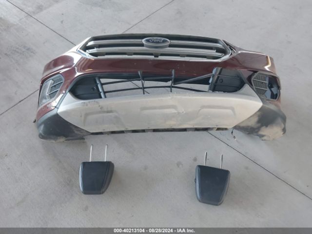 1FMCU9J9XJUB61366 Ford Escape Titanium