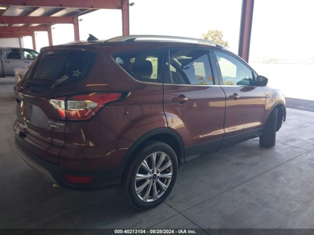 1FMCU9J9XJUB61366 Ford Escape Titanium
