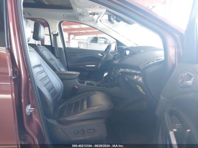 1FMCU9J9XJUB61366 Ford Escape Titanium