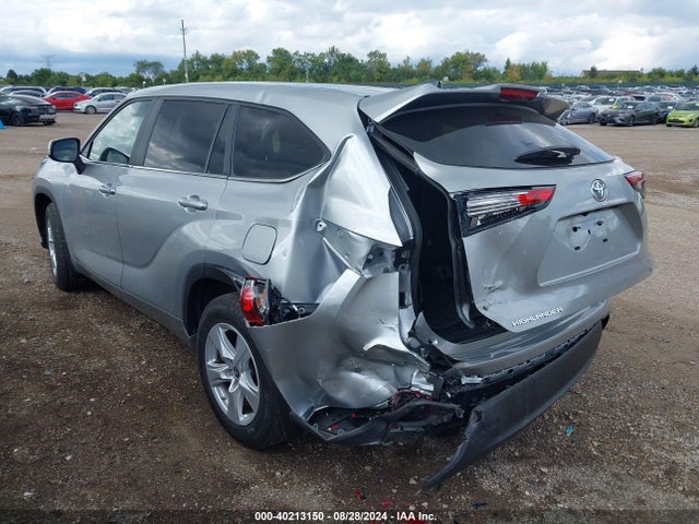 Toyota Highlander Le 2023 5TDKDRAH2PS521492 Image 3