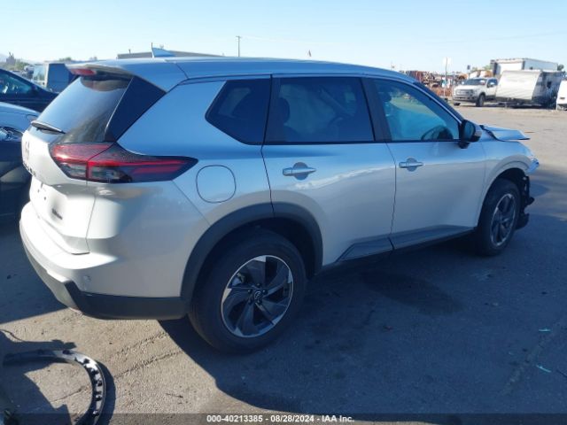 5N1BT3BB3RC702918 Nissan Rogue Sv Intelligent Awd