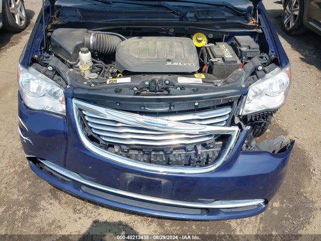 2C4RC1CG5GR189595 Chrysler Town & Country Touring-l Anniversary Edition