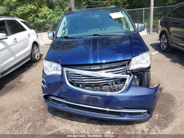 2C4RC1CG5GR189595 Chrysler Town & Country Touring-l Anniversary Edition