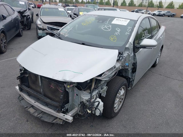 Toyota Prius Prime Premium 2017 JTDKARFP4H3061733 Image 2