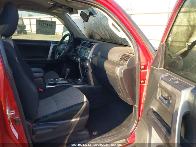 Toyota 4RUNNER SR5 2018 JTEBU5JR9J5505249 Image 5