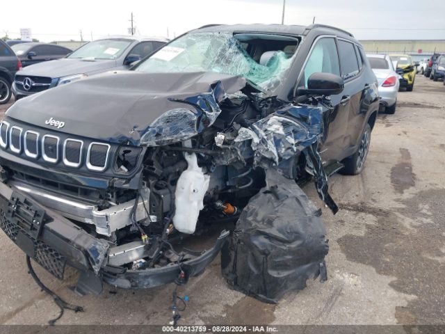 3C4NJDBB0NT118116 Jeep Compass Latitude 4x4
